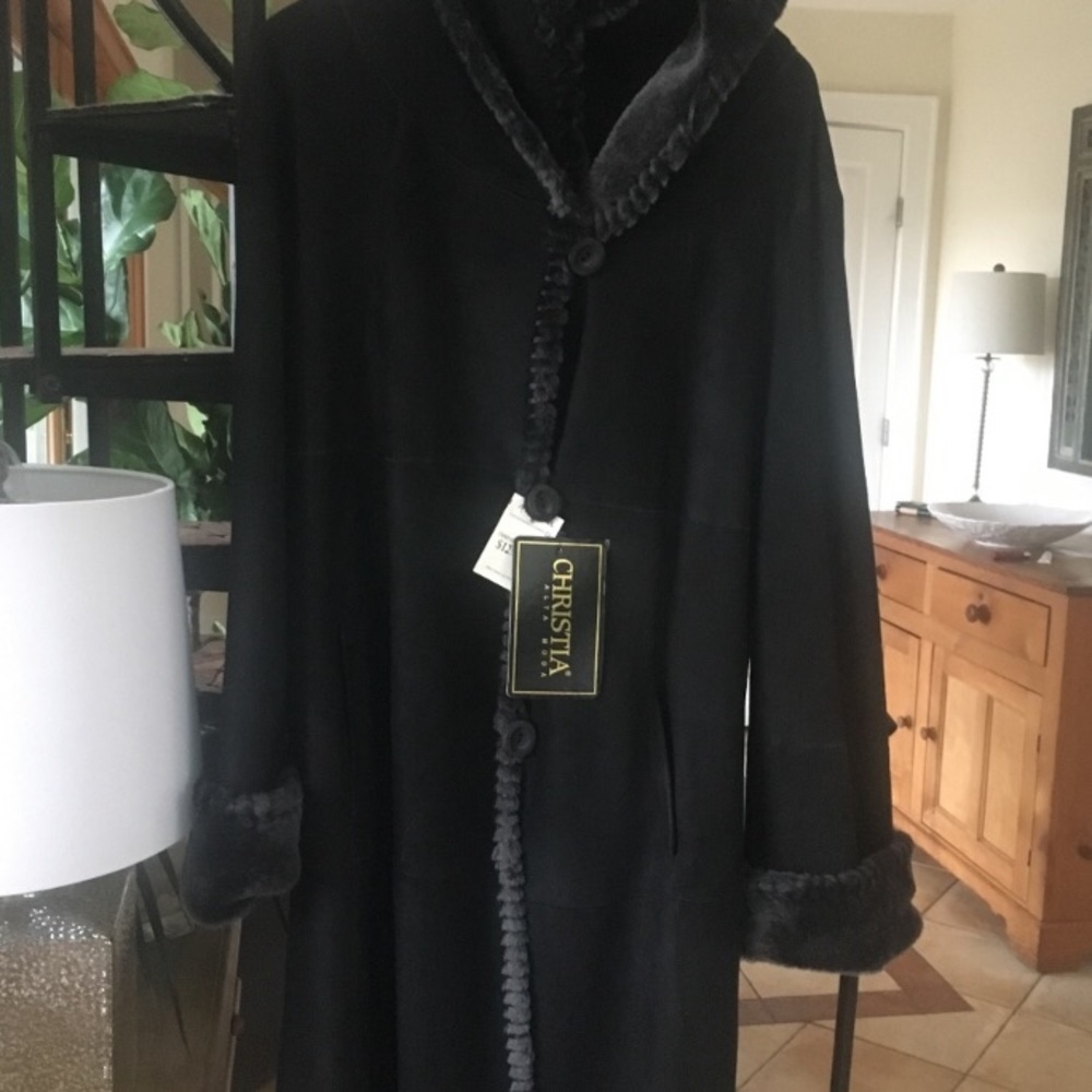 Black Shearling Coat - Christia Alta Moda